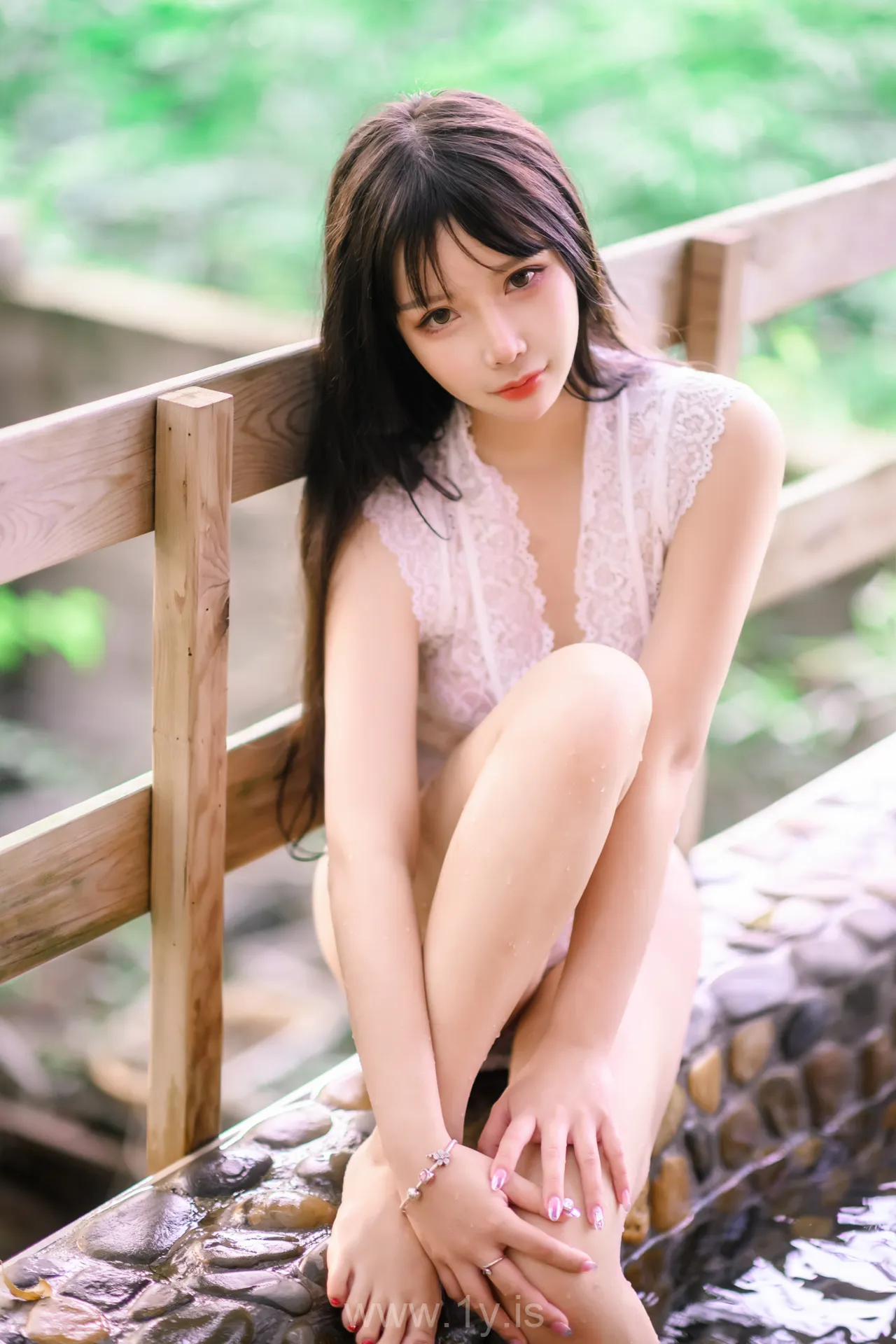 抱走莫子 VOL.25 写真本