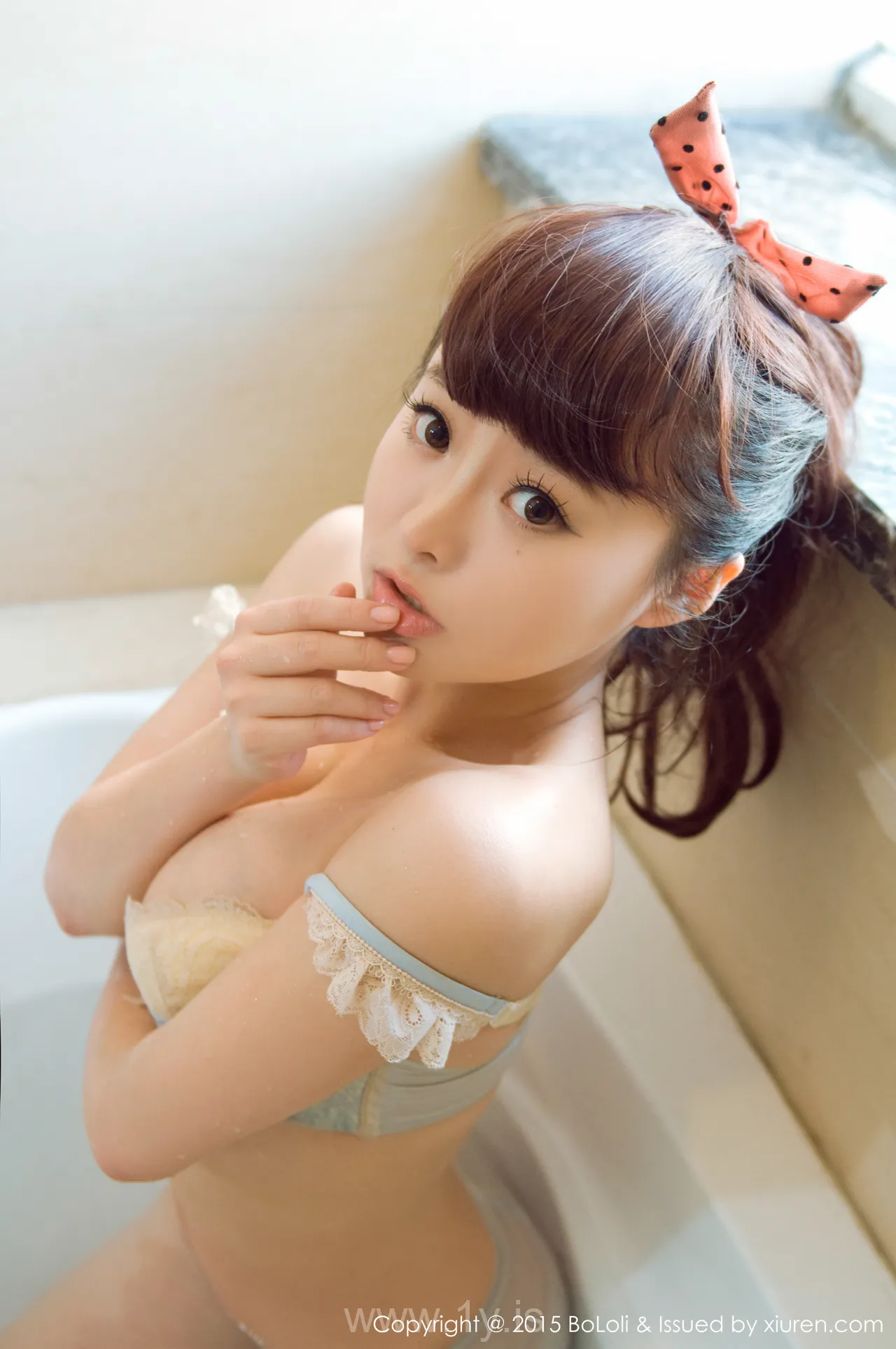 Bololi(菠萝社) Vol.003柳侑绮Sevenbaby Hot & Knockout Asian Angel 柳侑绮Sevenbaby