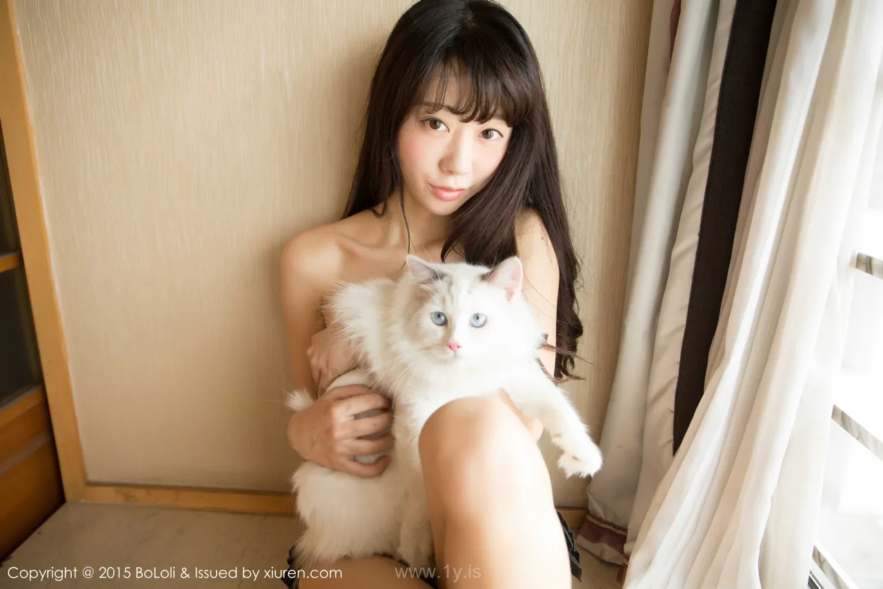 Bololi(菠萝社) Vol.040Suki朱忆音 Pretty & Fashionable Asian Cougar Suki朱忆音