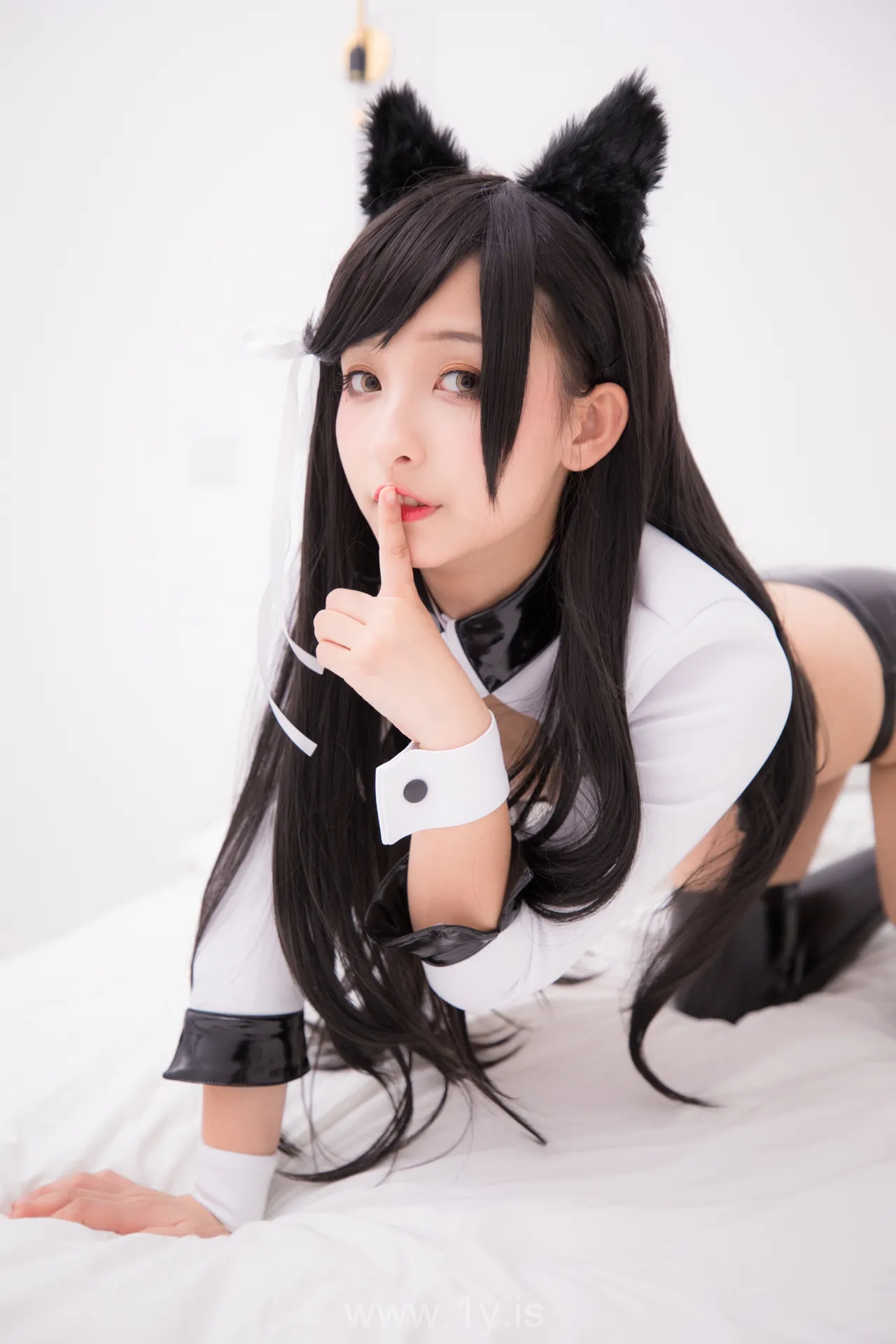 神楽坂真冬 VOL.040ATAGO-LATEXVER胶袜