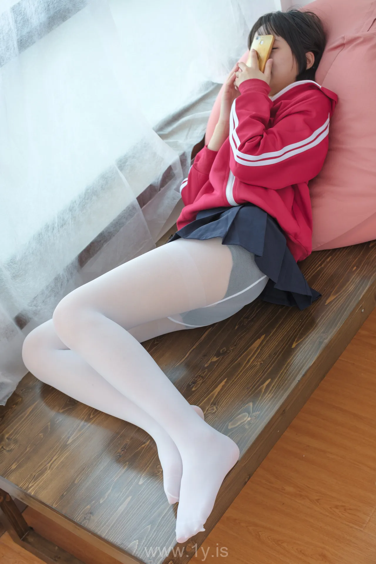 森萝财团 BETA-026 红色校服肉丝美足少女