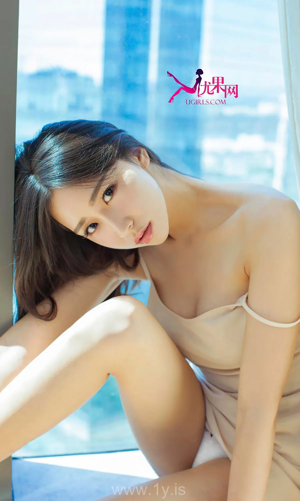 UGIRLS NO.138 Appealing & Slender Chinese Peri 张辛苑天然去雕饰