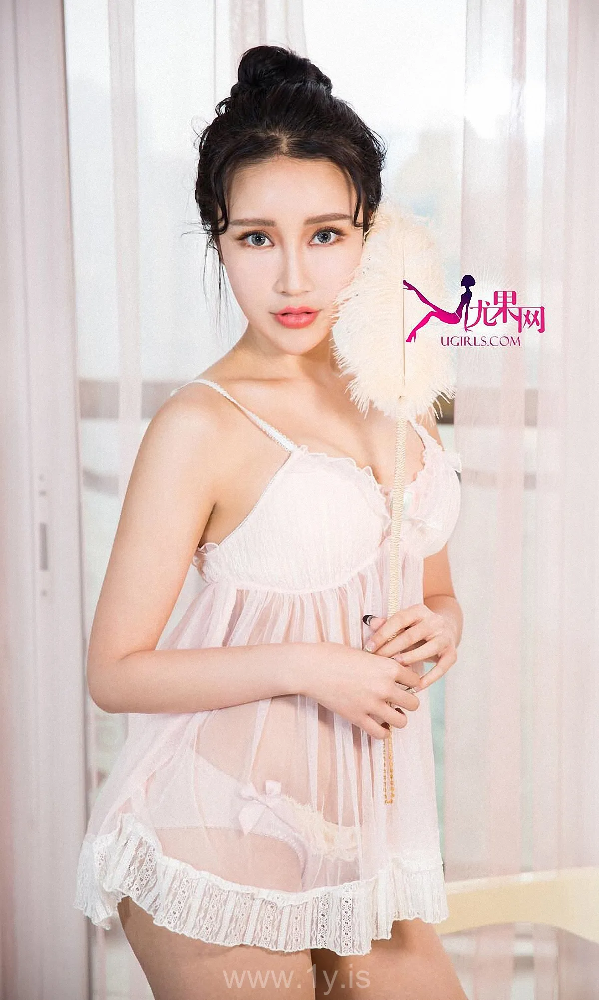 UGIRLS NO.240 Lovely & Good-looking Chinese Babe 米诺