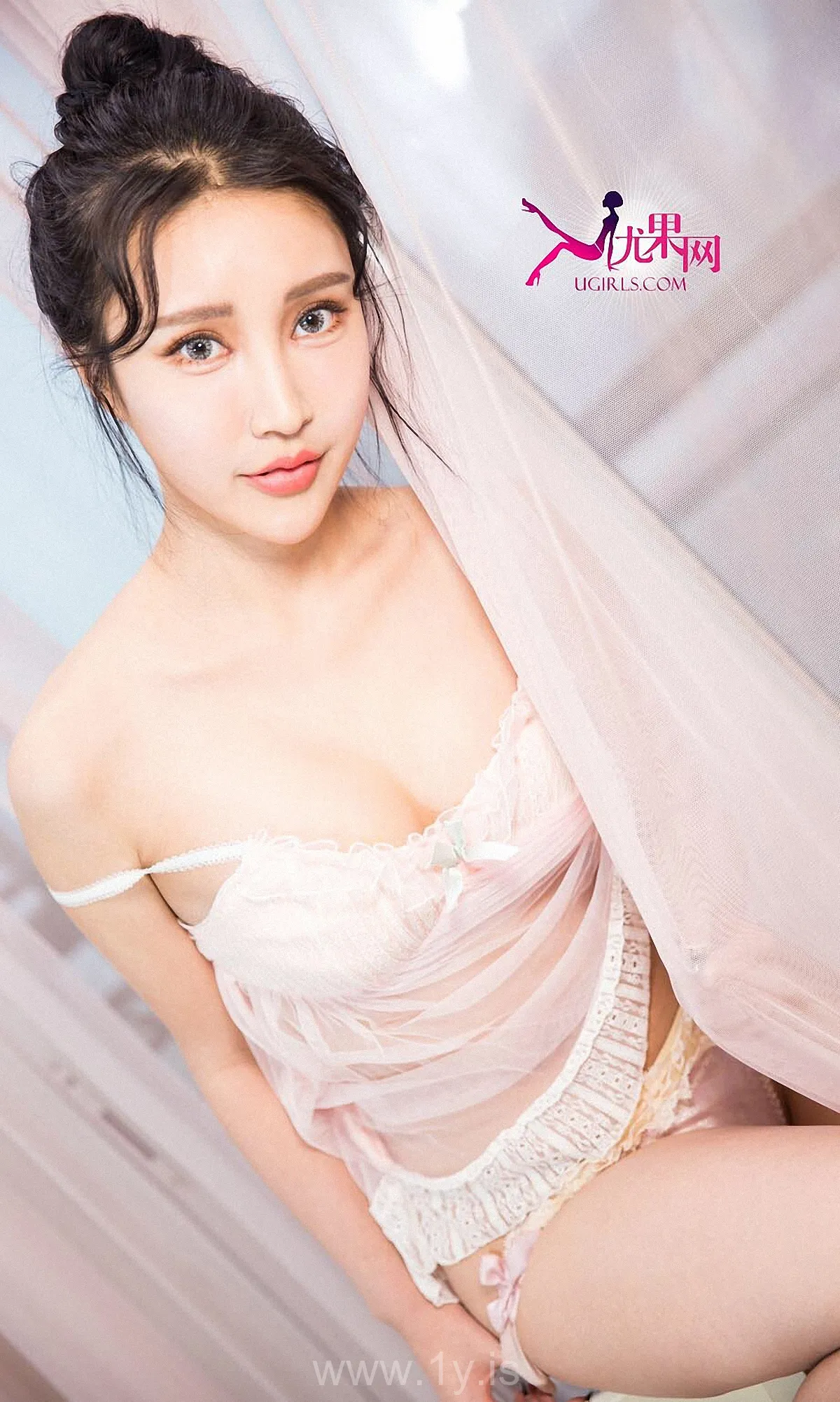 UGIRLS NO.240 Lovely & Good-looking Chinese Babe 米诺