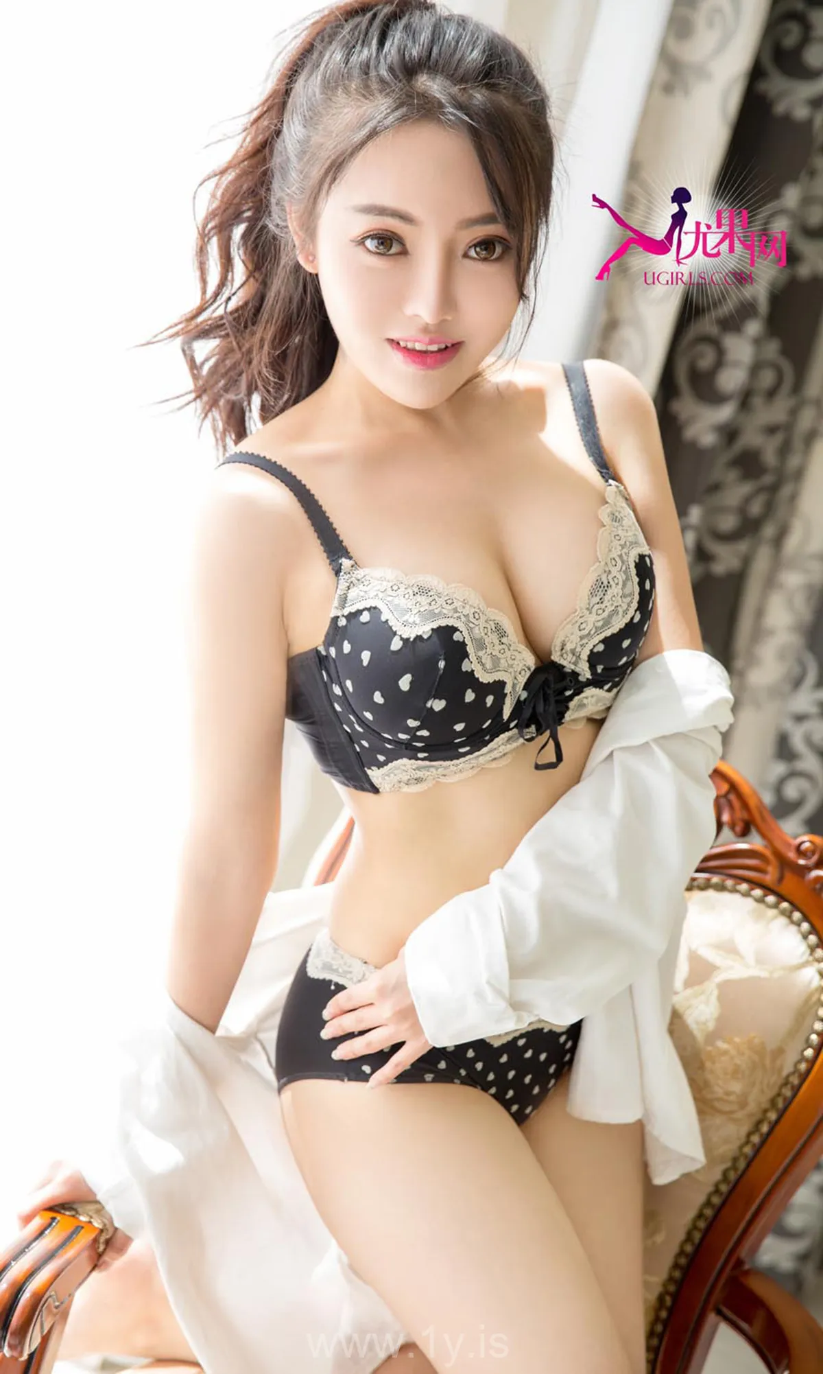 UGIRLS NO.326 Stunning & Fair Chinese Mature Princess 郭潇潇大眼妹