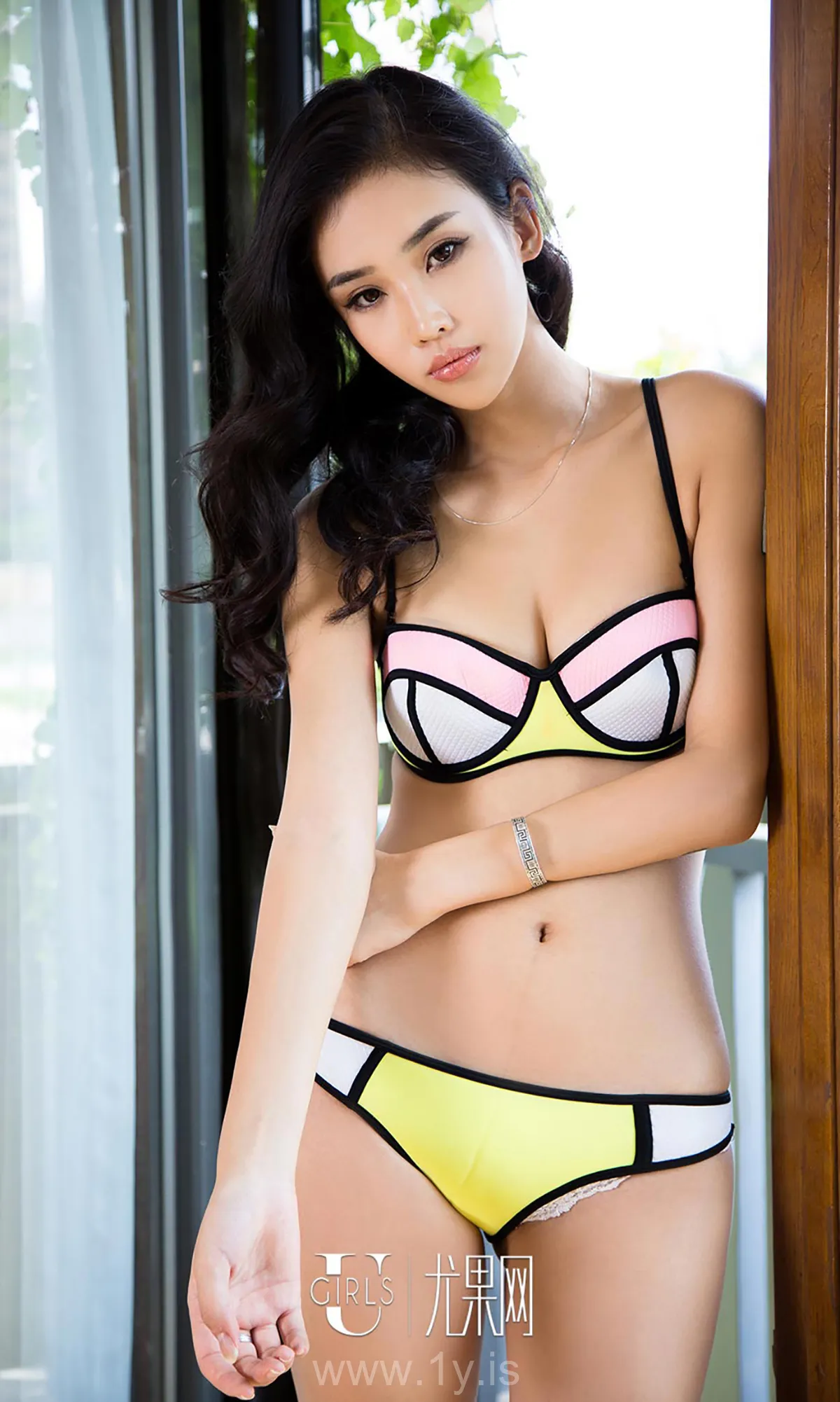 UGIRLS NO.415 Slender Chinese Cougar vivian