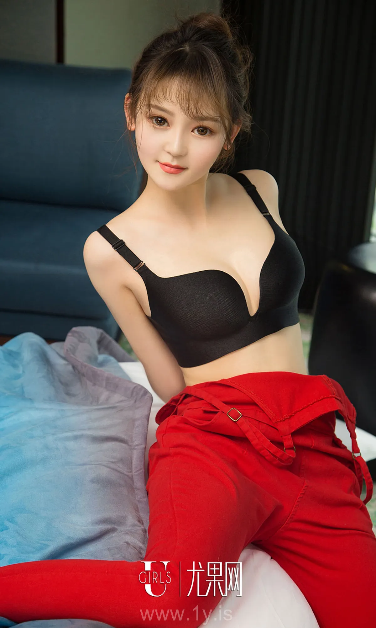 UGIRLS NO.1067 Hot & Well-developed Chinese Women 春日特典