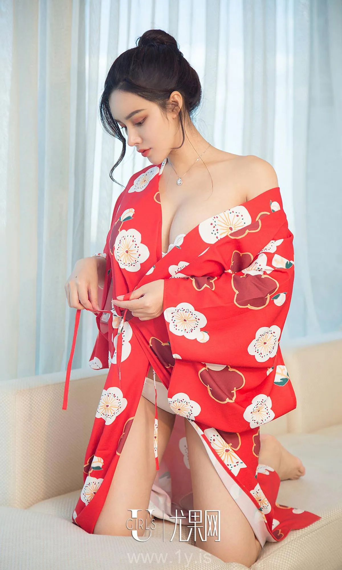 UGIRLS NO.1350 Sexy & Knockout Chinese Girl 珍珠小姐金梓馨