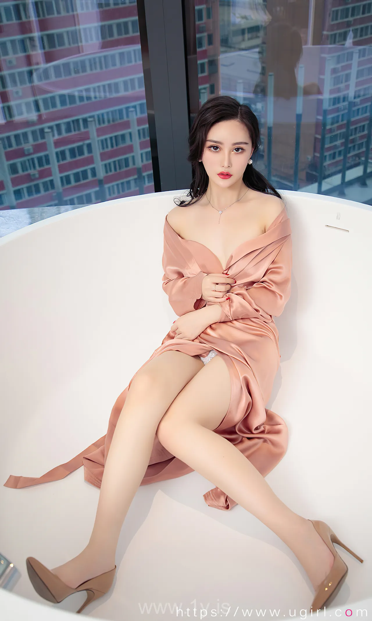 UGIRLS NO.1826 Sexy & Beautiful Chinese Homebody Girl 一言之合Hasand