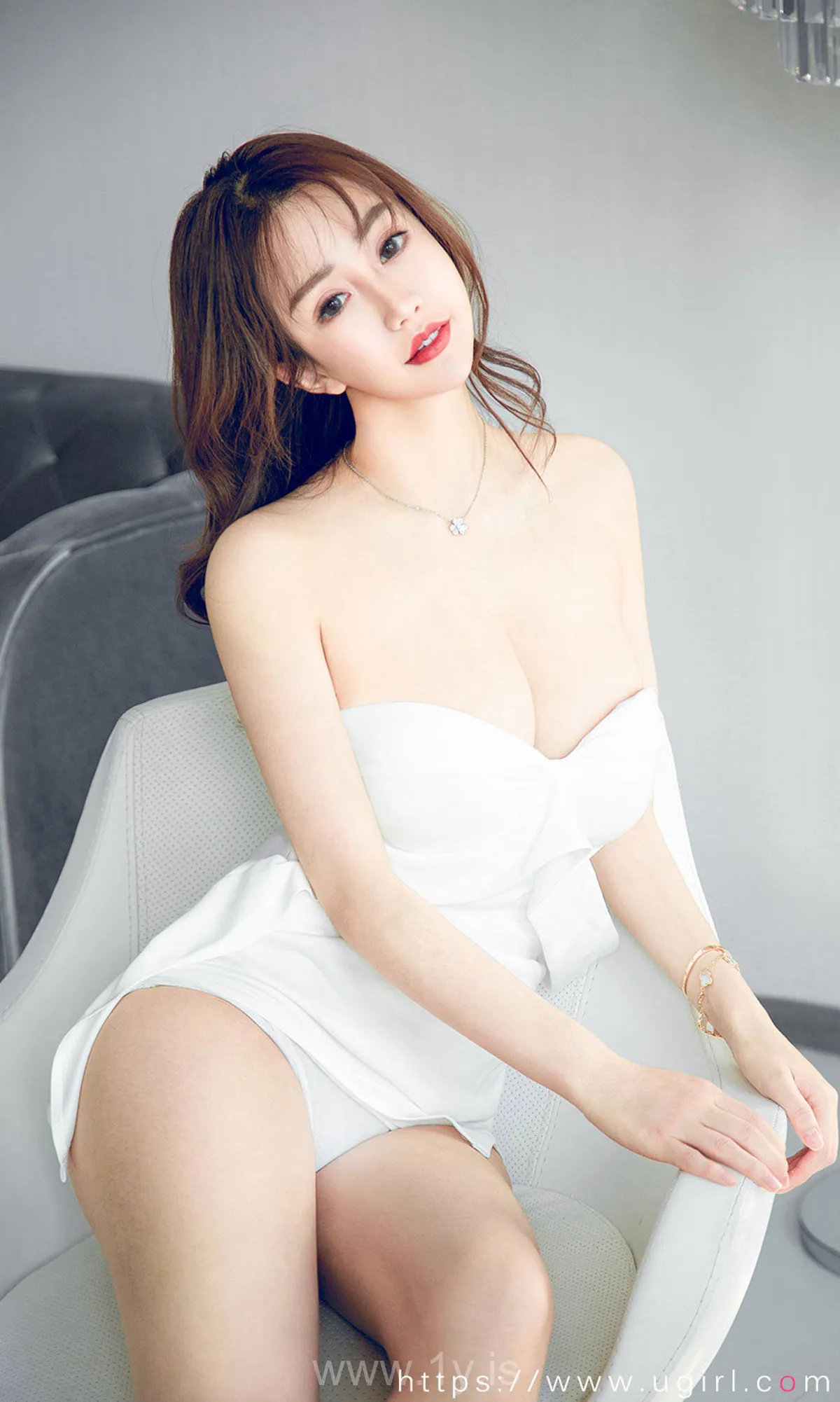 UGIRLS NO.1836 Beautiful Chinese Cougar 雪天使王翊涵