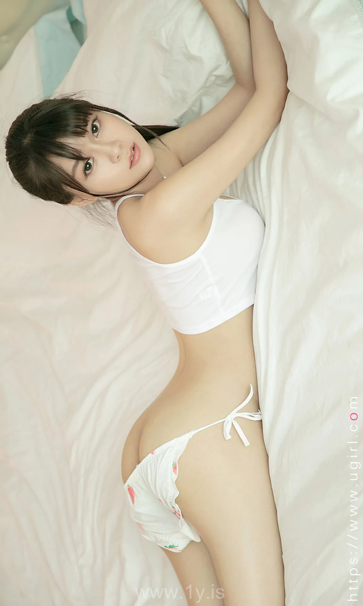 UGIRLS NO.2195 Nice-looking Chinese Hottie 赏心悦目尤果合輯