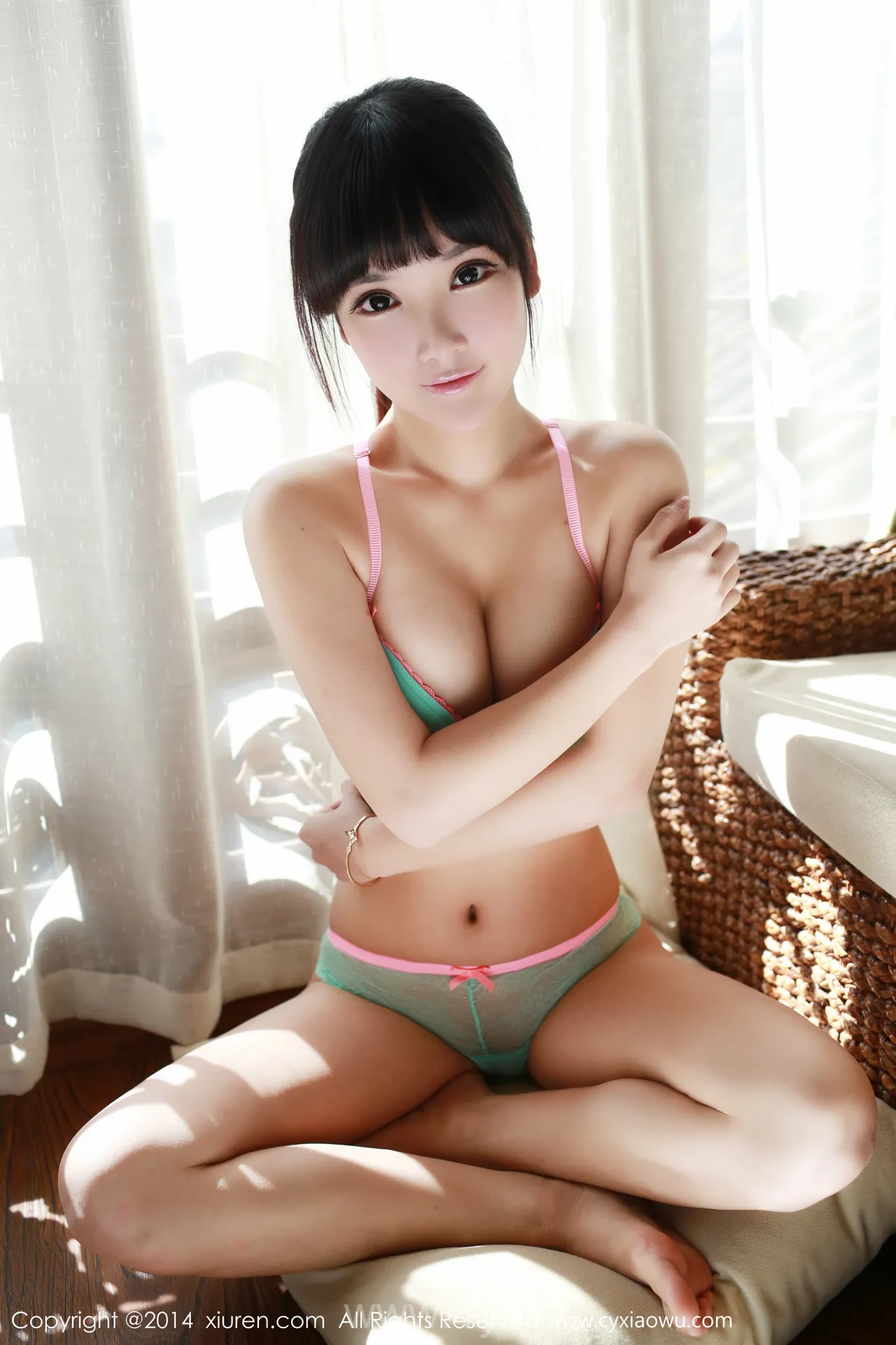 XIUREN(秀人网) NO.239 Delightful Homebody Girl 妮儿Bluelabel