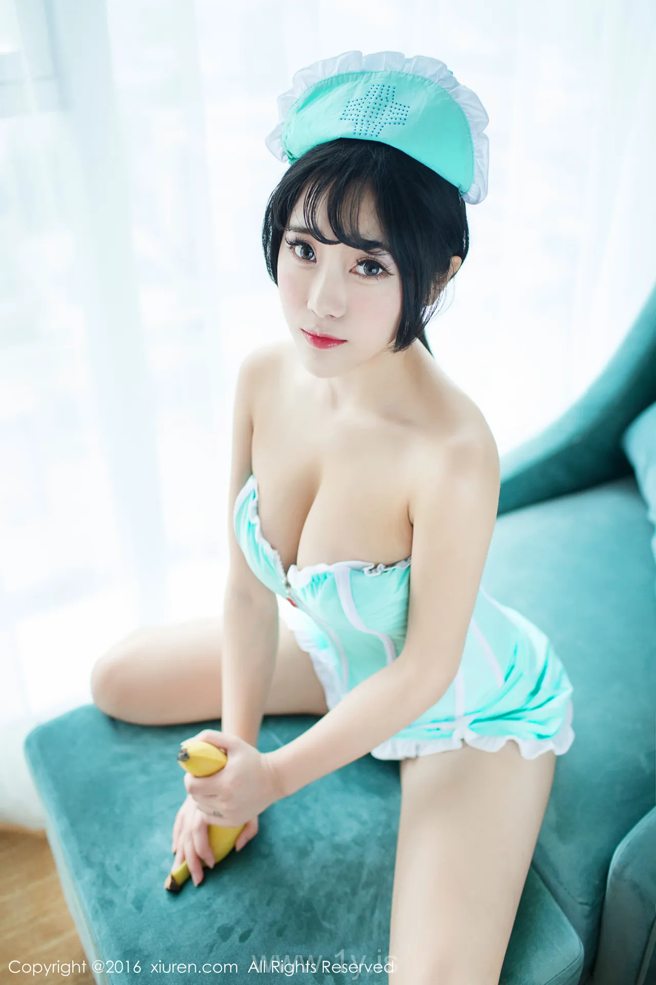 XIUREN(秀人网) NO.550 Decent Chinese Chick 兜豆靓Youlina