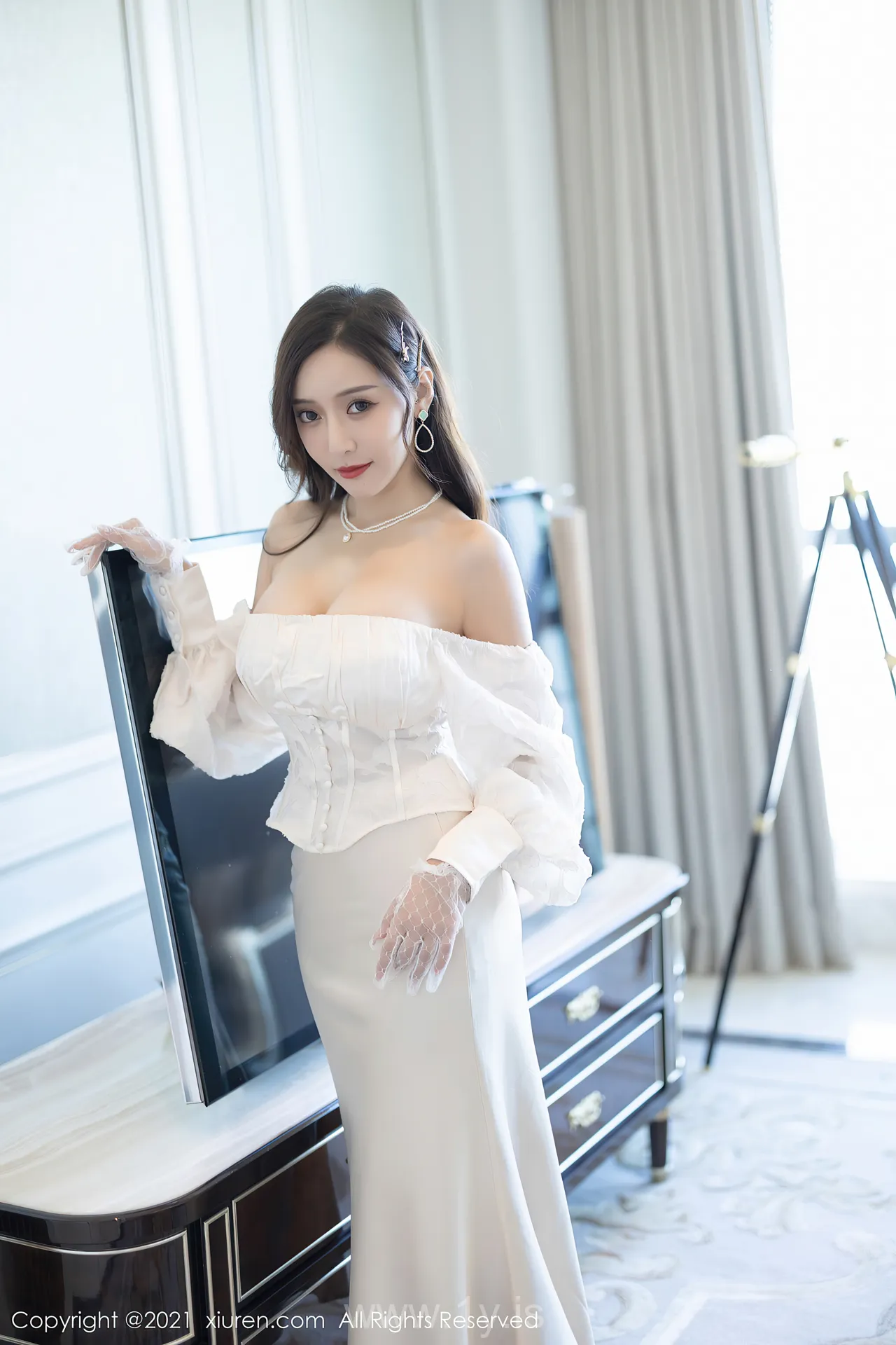 XIUREN(秀人网) NO.4136 Elegant Asian Babe 王馨瑶yanni