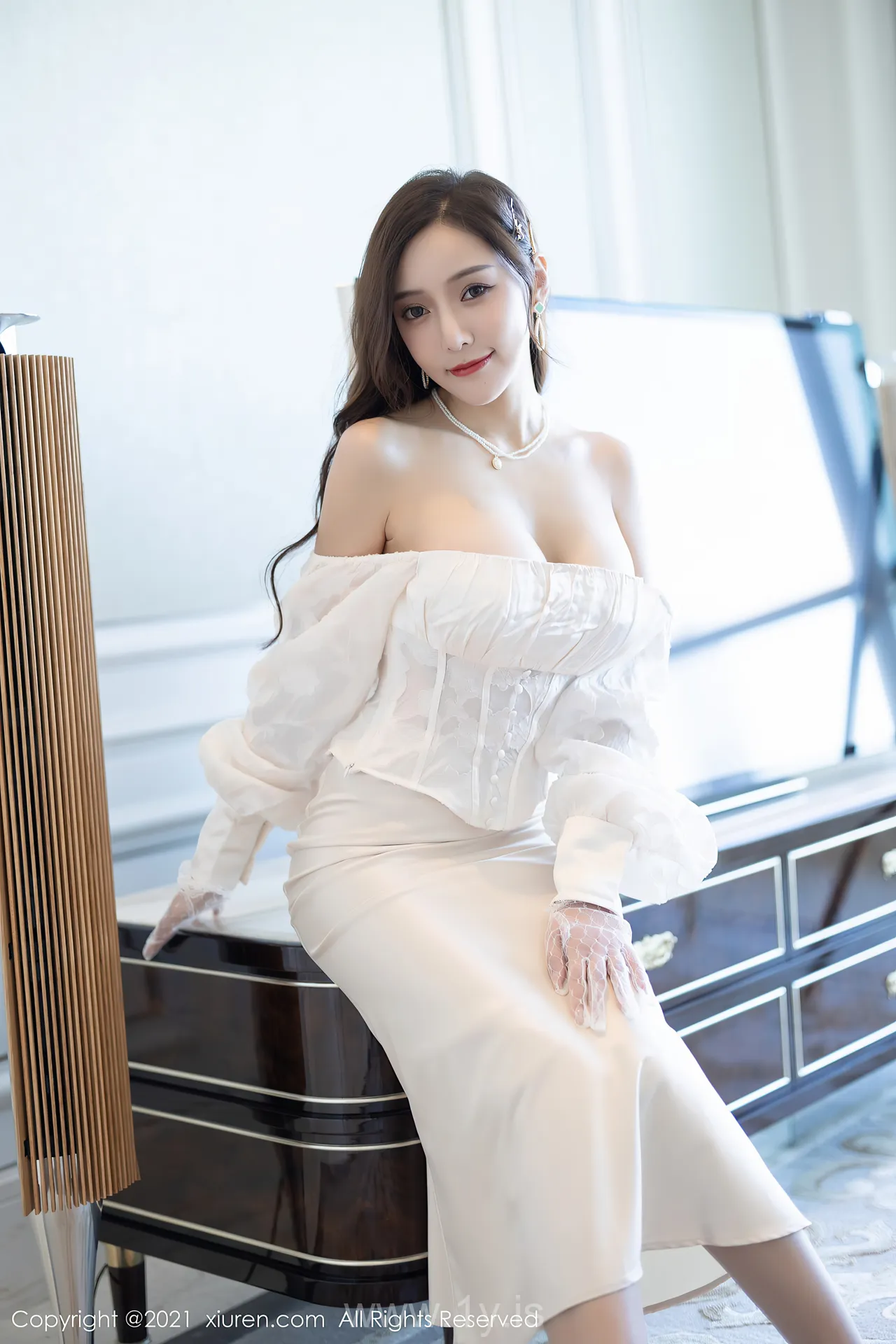 XIUREN(秀人网) NO.4136 Elegant Asian Babe 王馨瑶yanni