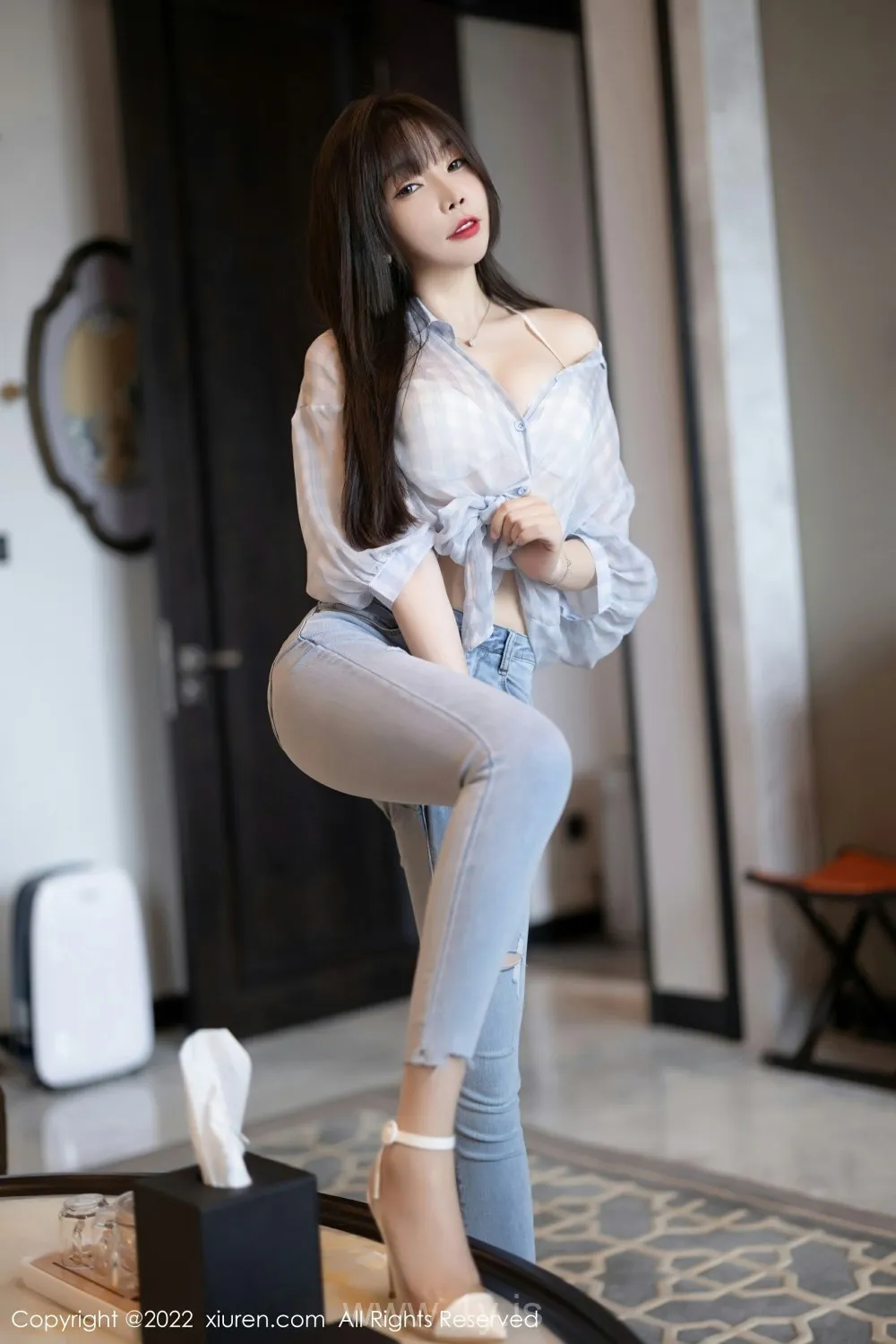 XIUREN(秀人网) NO.4976 Slender Chinese Hottie 芝芝Booty