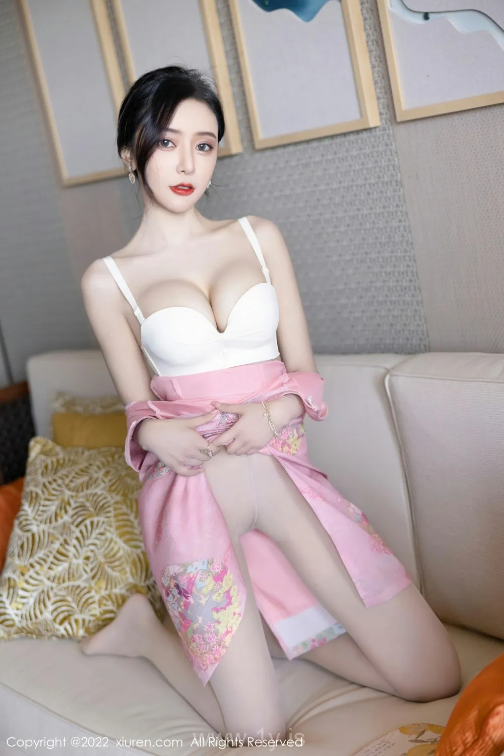 XIUREN(秀人网) NO.5007 Slender Asian Hottie 王馨瑶yanni