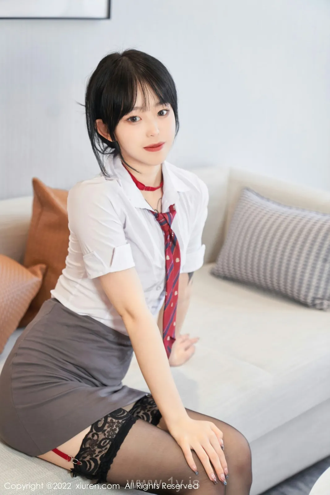 XIUREN(秀人网) NO.5182 Breathtaking Asian Homebody Girl 奶瓶