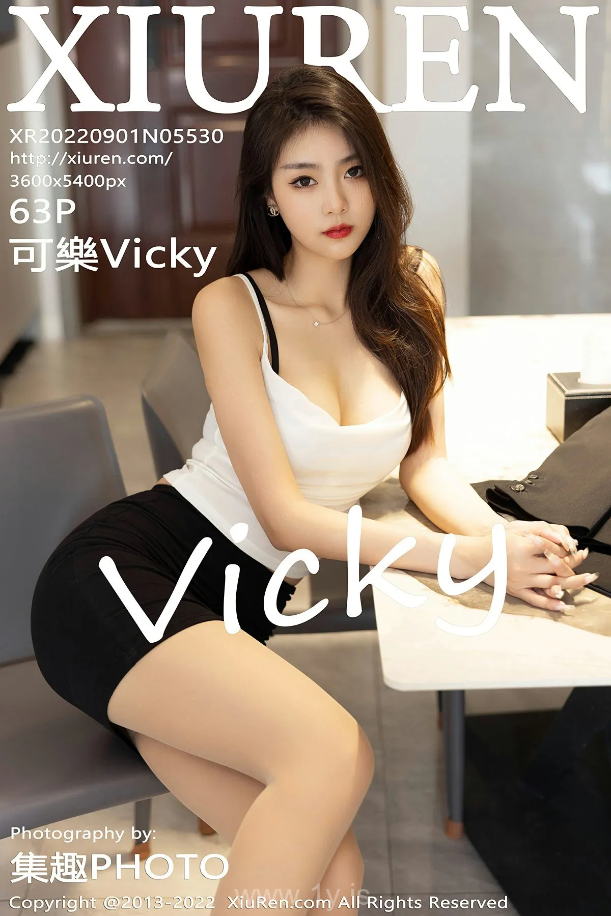 XIUREN(秀人网) No.5530 Stylish Chinese Homebody Girl 可樂Vicky