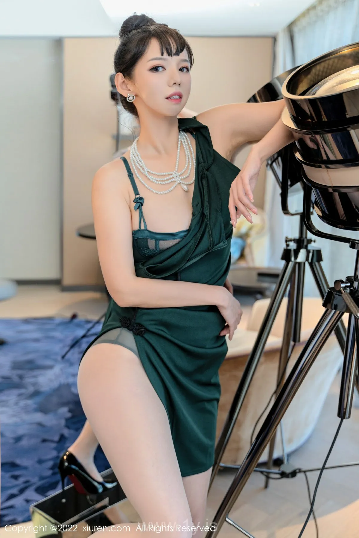 XIUREN(秀人网) No.5646 Classy & Stunning Asian Teen 大美妞儿