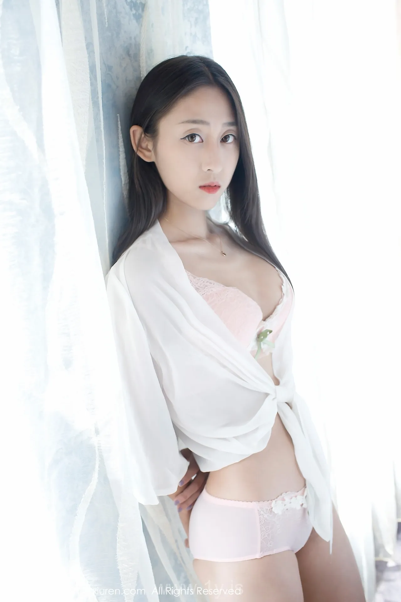 XIUREN(秀人网) NO.802 Classy Asian Babe 雨涵Iris