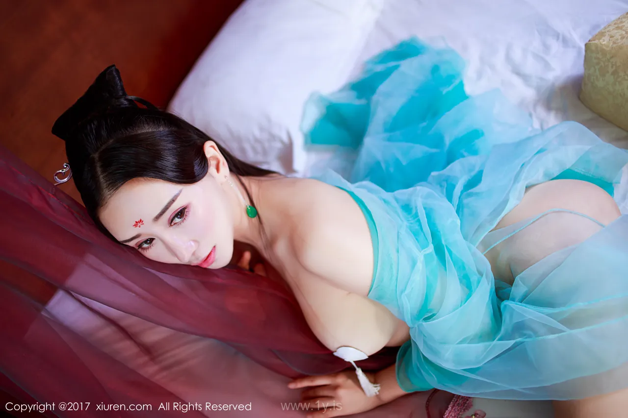 XIUREN(秀人网) NO.804 Good-looking & Exquisite Asian Belle 邹晶晶女王