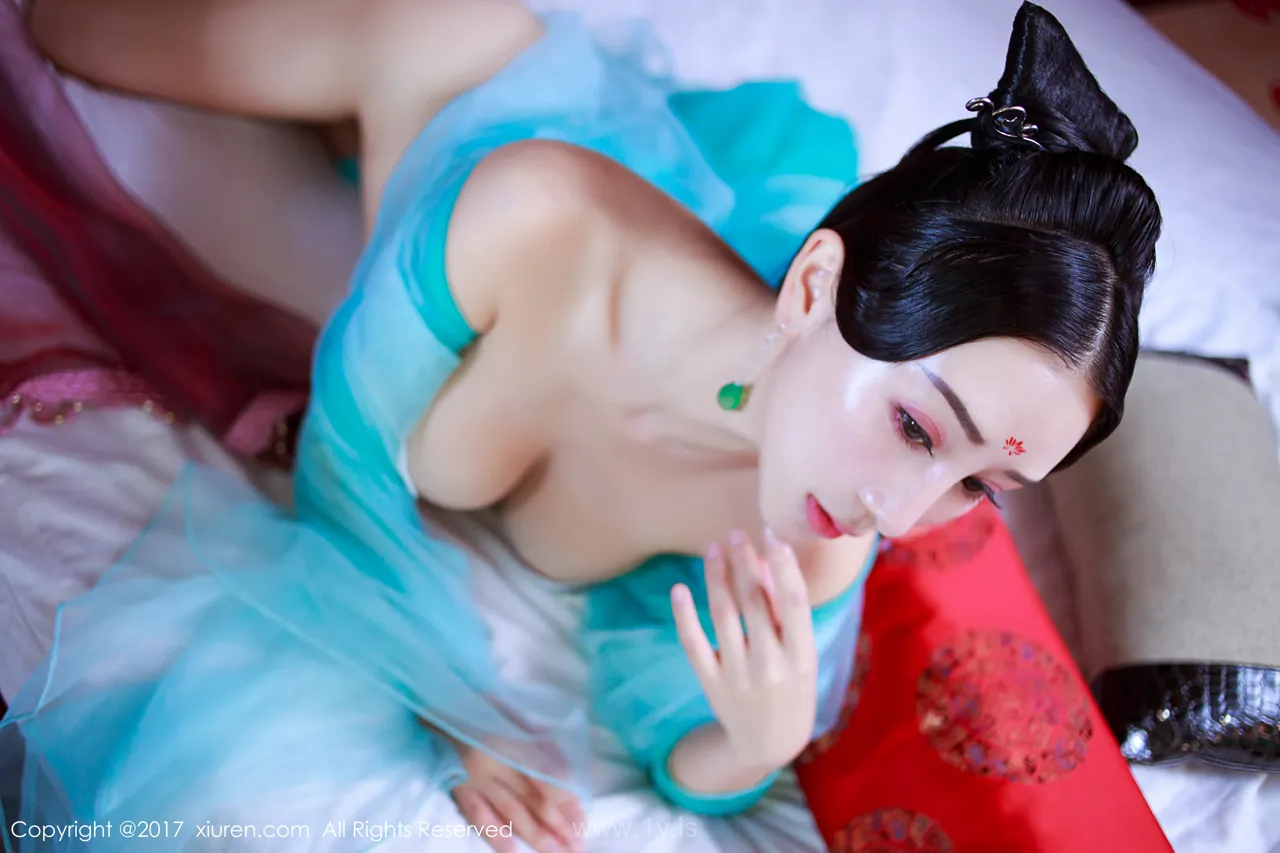 XIUREN(秀人网) NO.804 Good-looking & Exquisite Asian Belle 邹晶晶女王