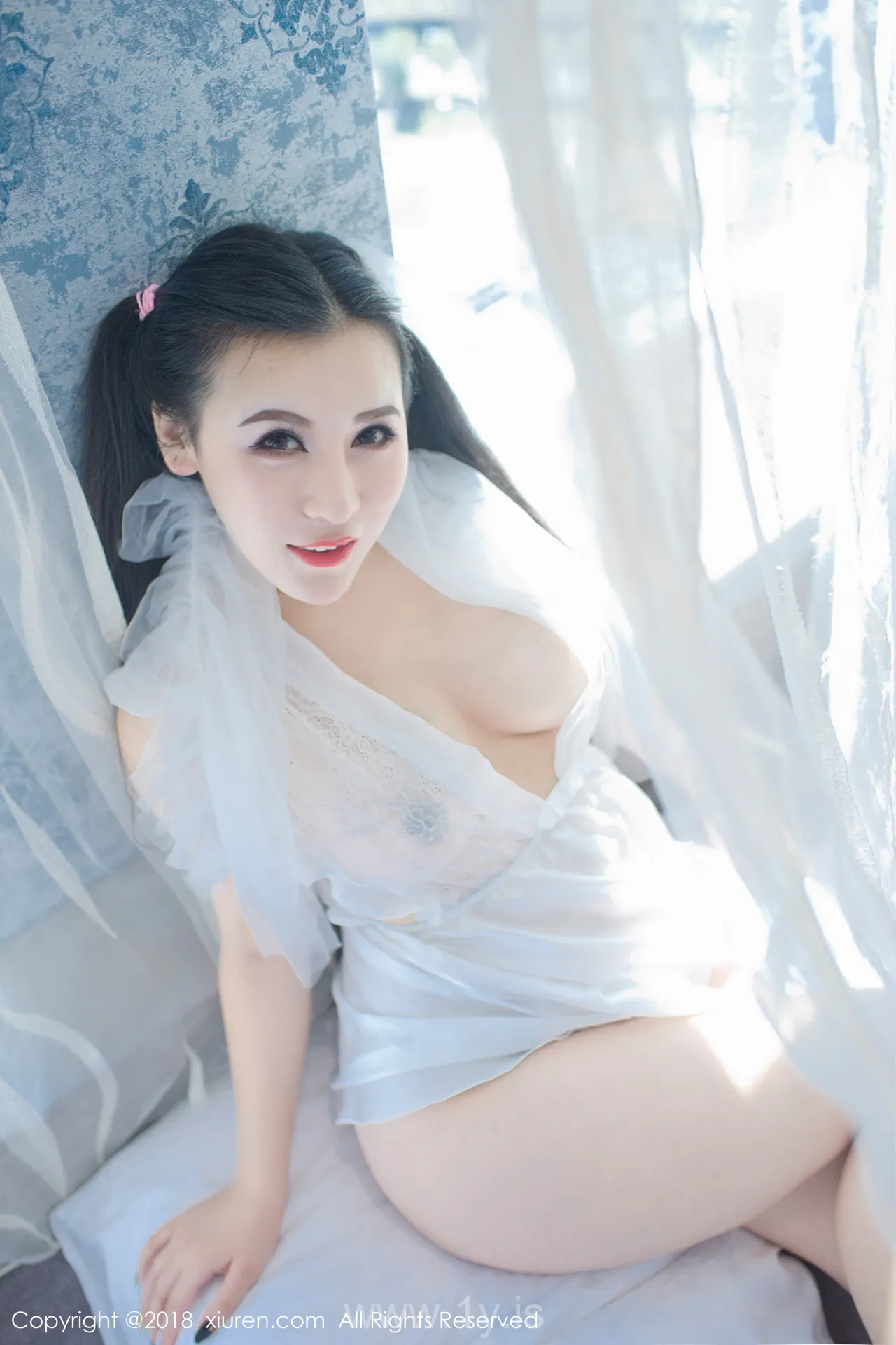 XIUREN(秀人网) NO.1034 Good-looking & Charming Chinese Chick MODEL伊若